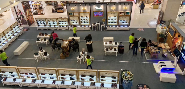 鞋店怎样做活动吸引人-快来让客户体验量脚选鞋，自动推荐鞋型鞋码吧！